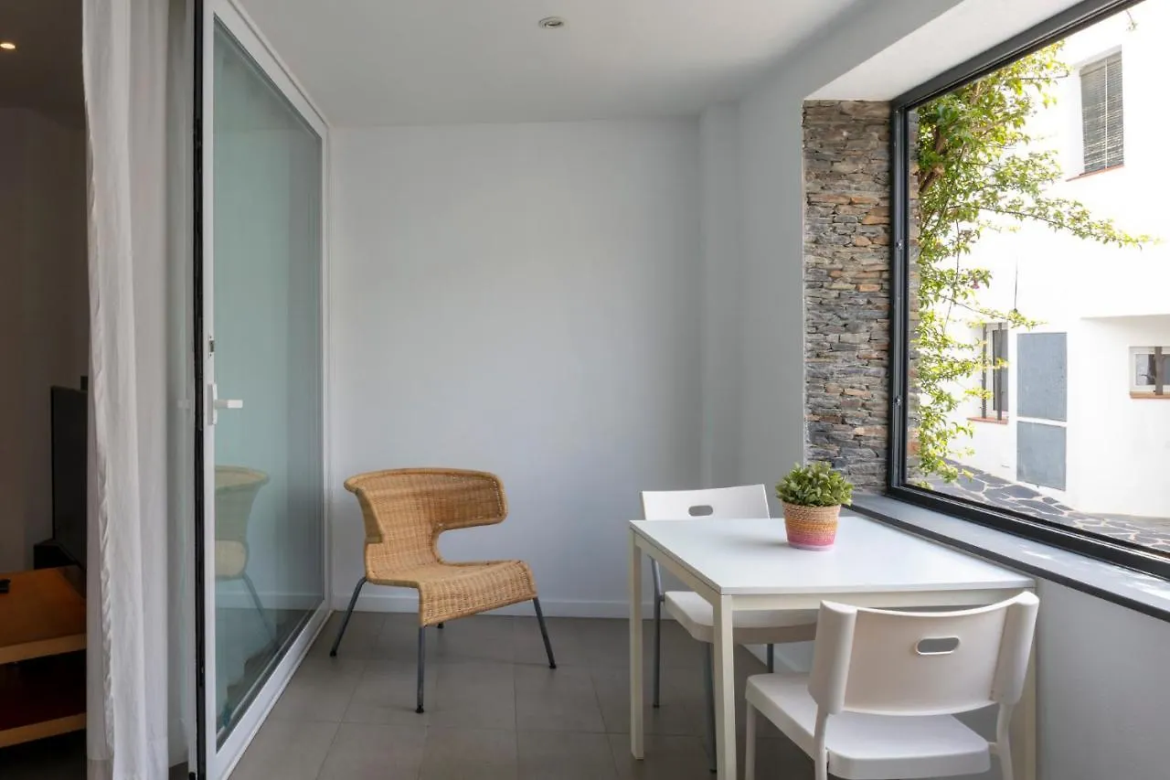 Cadaques White Sea Apartments