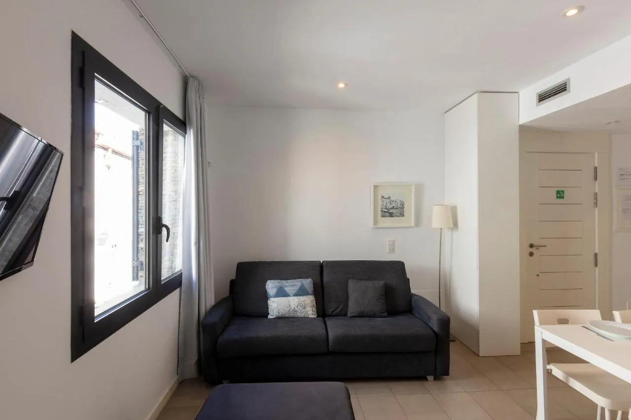 Cadaques White Sea Apartments