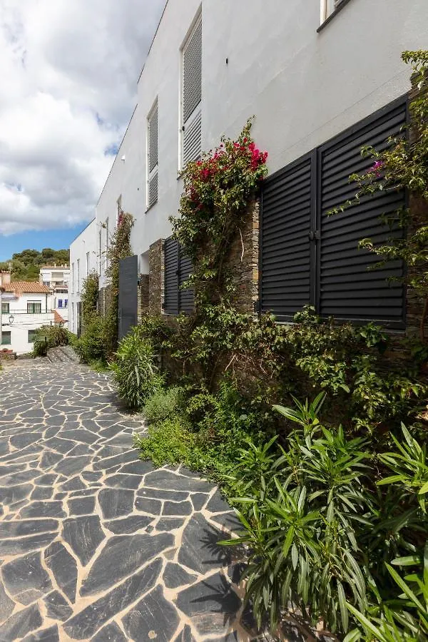 Cadaques White Sea Apartments
