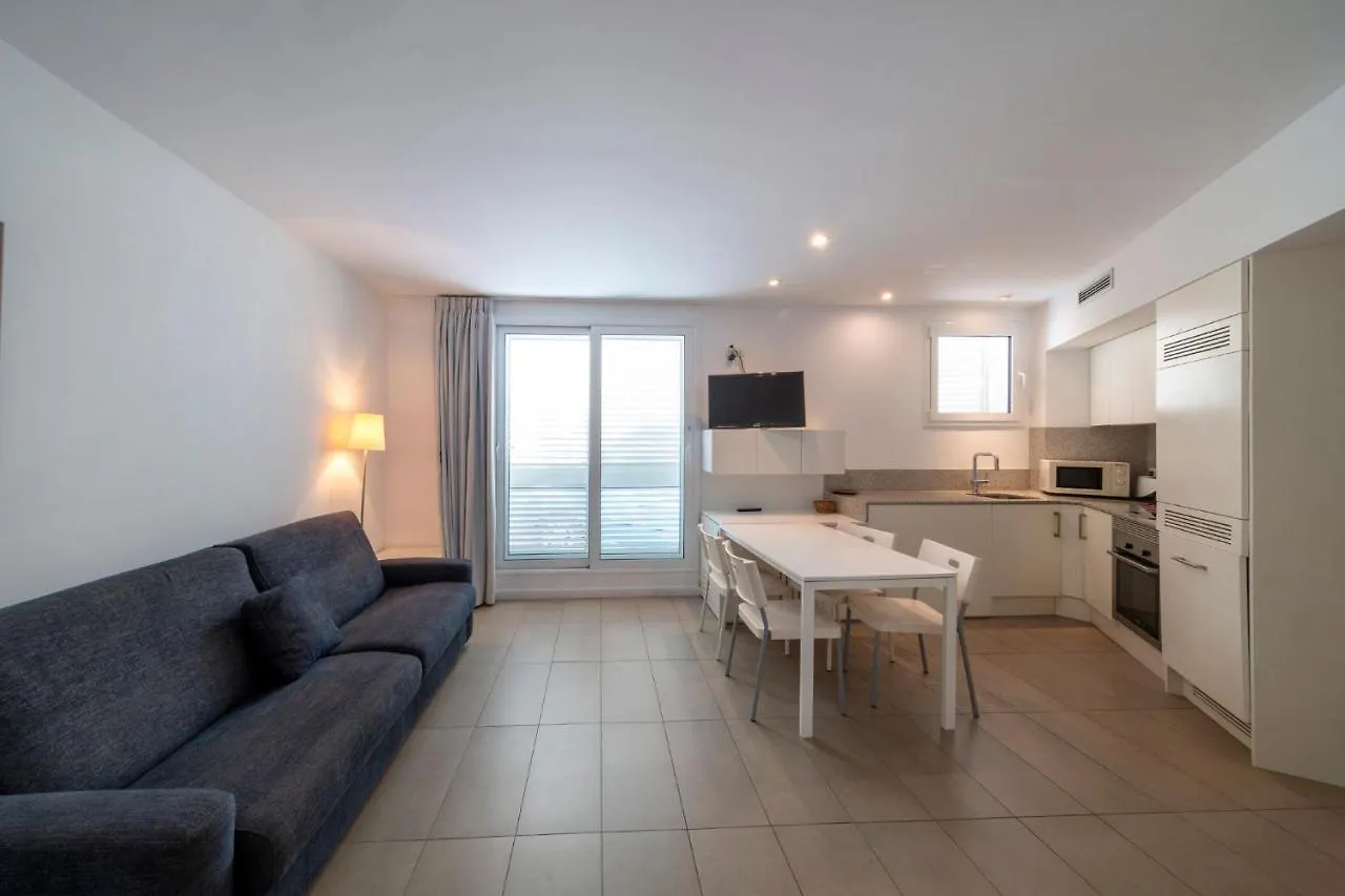 Cadaques White Sea Apartments